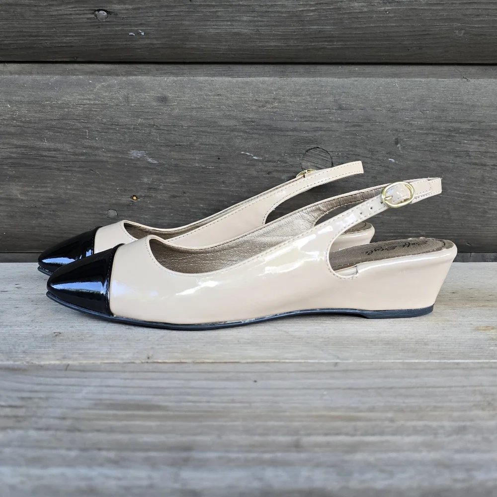 Soft Style Shirly Parisian Chic Two-Tone Sqaure Toe Comfort Wedge 10M